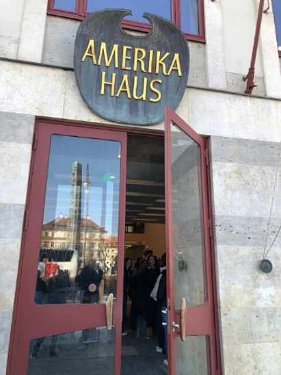 Das Amerika Haus öffnet für uns seine Pforten Das Amerika Haus öffnet für uns seine Pforten