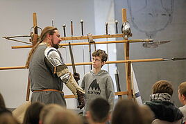 Keilerey am Deutschhaus-Gymnasium – Tobias Baus und Schüler, Fotos: Fotostudio Pietschmann geschichte_ma_7_17182